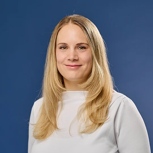 Portraitfoto Rebekka Denecke Portraitfoto Rebekka Denecke